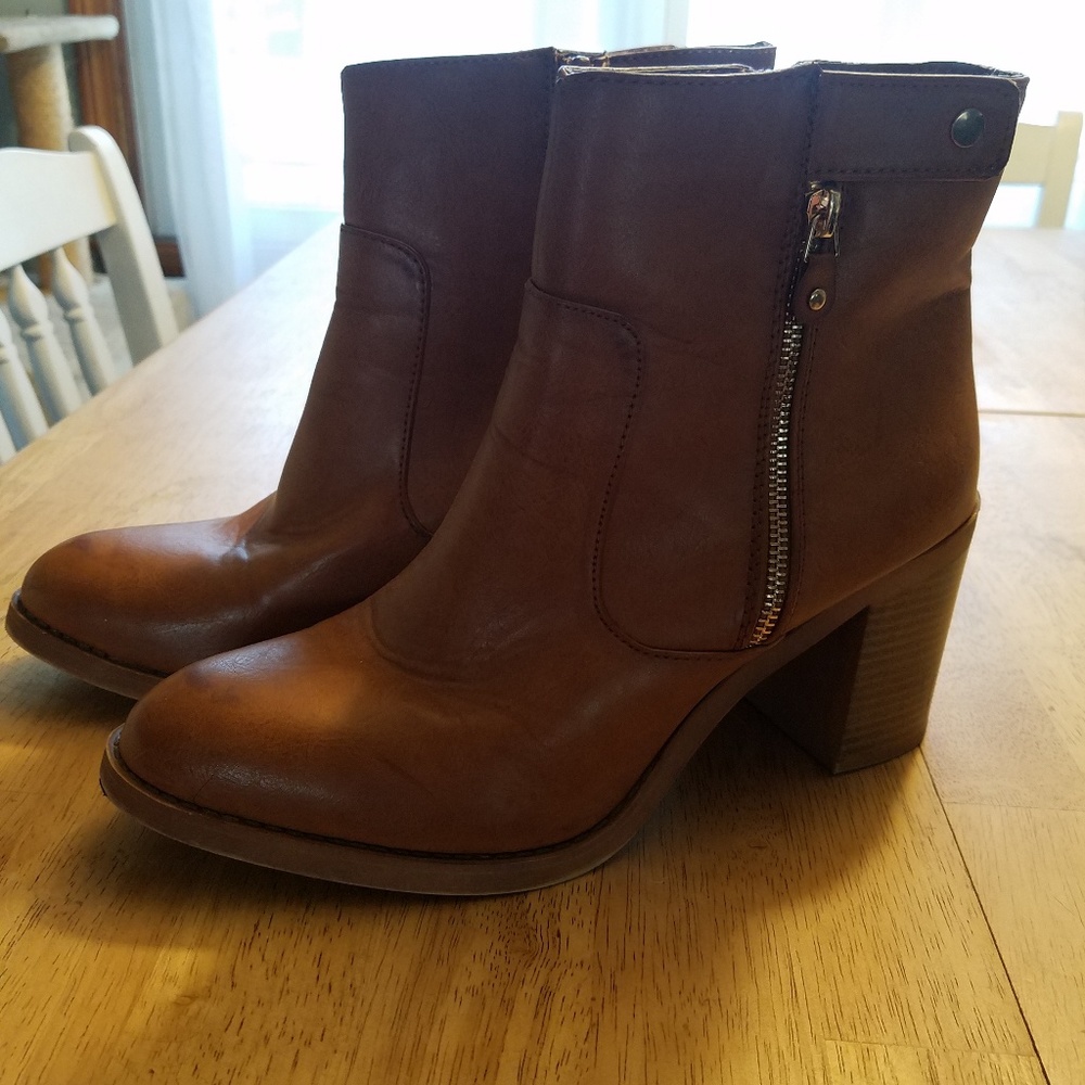 Zip up booties